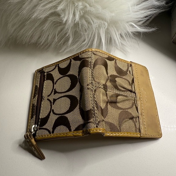 Coach Signature Canvas & Patent Leather Bifold Wallet Vintage | Good Condition - Picture 6 of 7